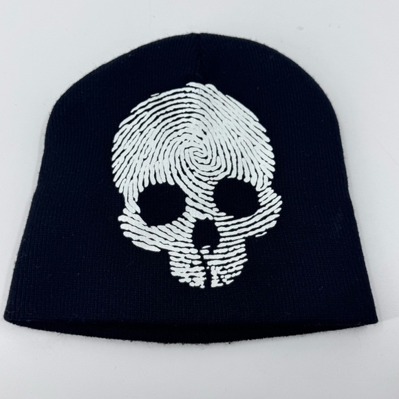 Black and White Skull Design Knit Beanie - Picture 1 of 3